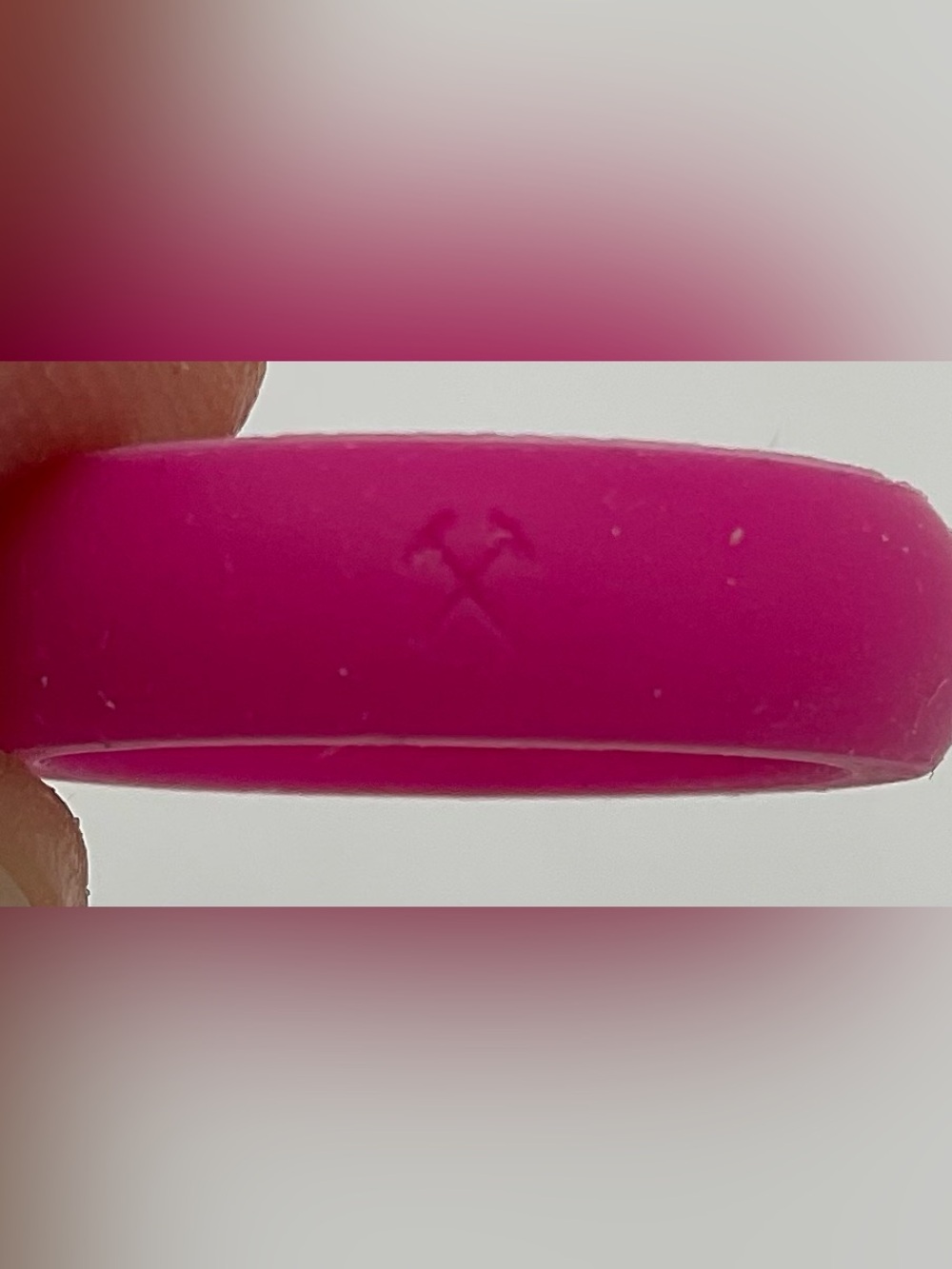 QALO Set of 2 Silicone Rings - Fuchsia & Blue Galaxy (glows in the dark!) Size 6 - Picture 3 of 8